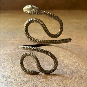 Vintage silver-tone metal hammered snake arm cuff / bracelet